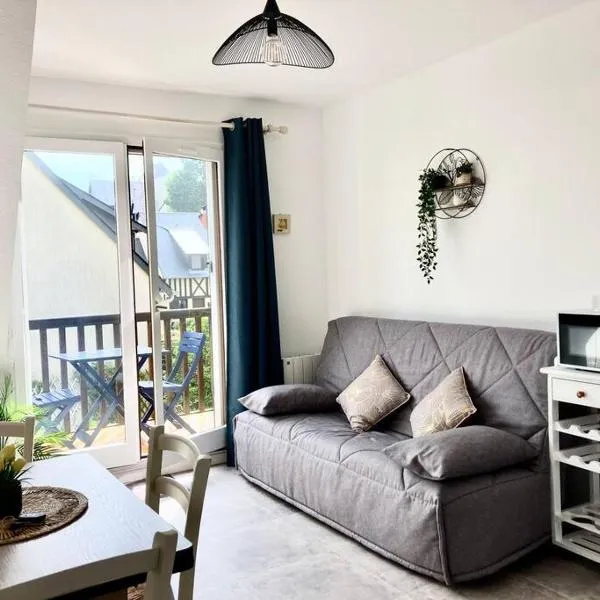 Cabourg, appartement T2 accès direct mer, ξενοδοχείο σε Cabourg