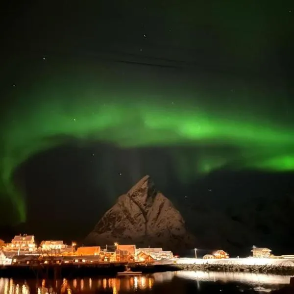 Rostad Retro Rorbuer, hotel in Reine