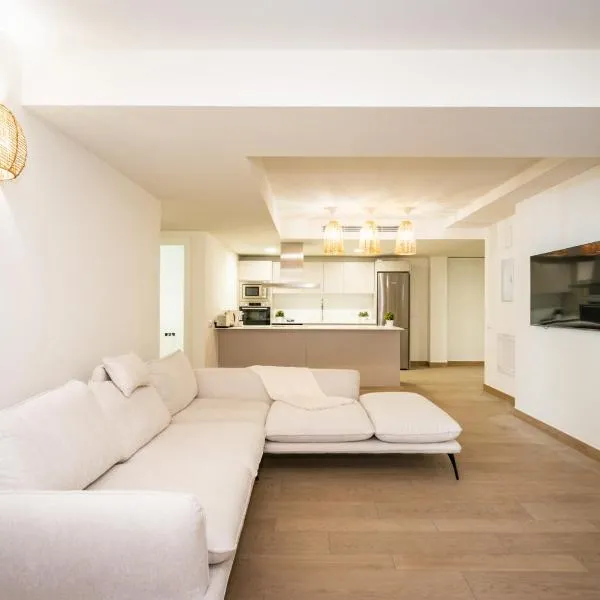 Gran piso en Puerto deportivo Marina Palamós IDEAL FAMILIAS, hotel v destinácii Palamós
