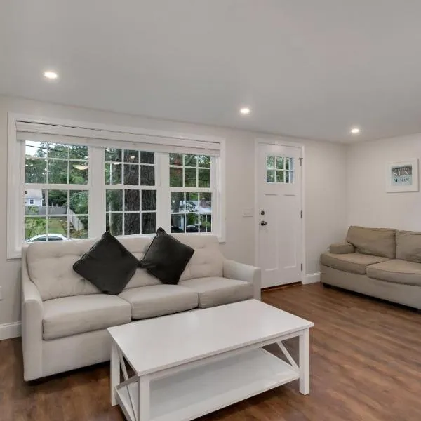 Cape Cod - Dennis Beach House - Walk to the Beach, Hotel in Dennis