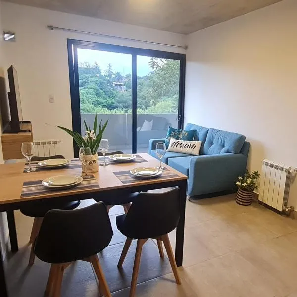 Viesnīca Depto Petronila 1 dorm pilsētā Sansalvadora de Huhuja