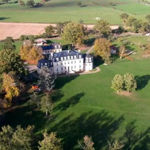 Gîte 6 personnes 3 chambres château de la bouchatte, hotell i Saint-Désiré