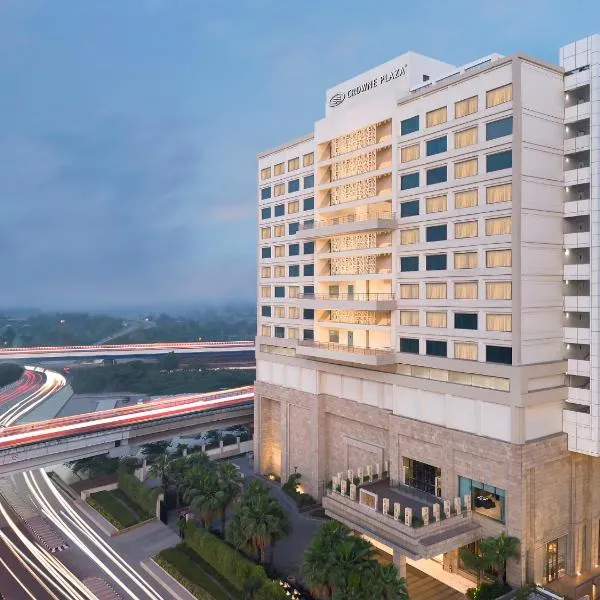 Crowne Plaza New Delhi Mayur Vihar Noida, an IHG Hotel, ξενοδοχείο στο Νέο Δελχί