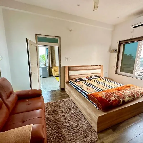 Kaashi Flora (Modern Suite), hotel in Varanasi