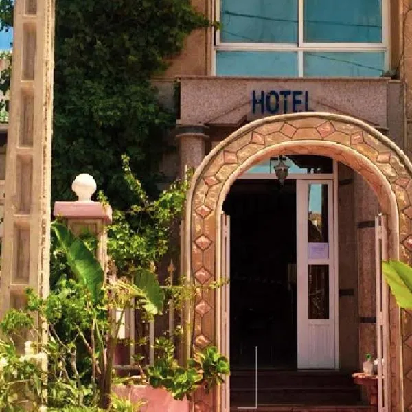 Hôtel ALMUNECAR, hotel en Ochenene