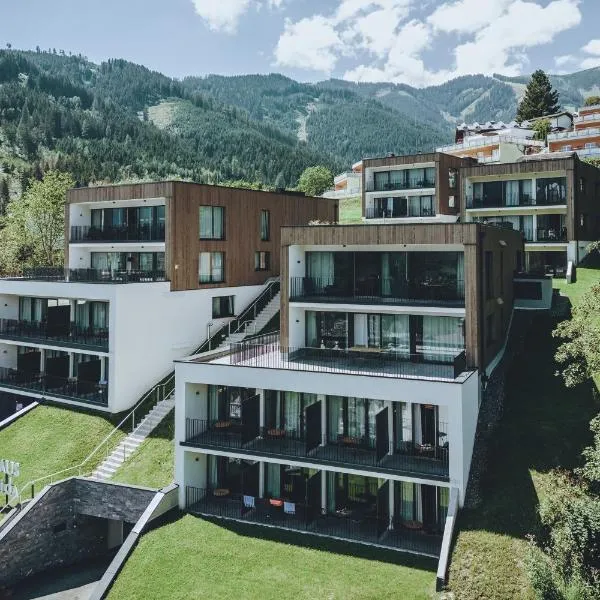 Nikolaus by AvenidA Panoramic Wellness Suites – hotel w mieście Zell am See