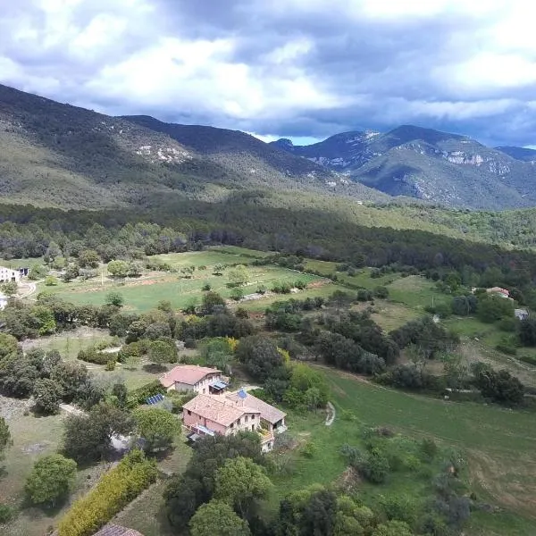 La casa de l'Avi, hotel en Tortellà