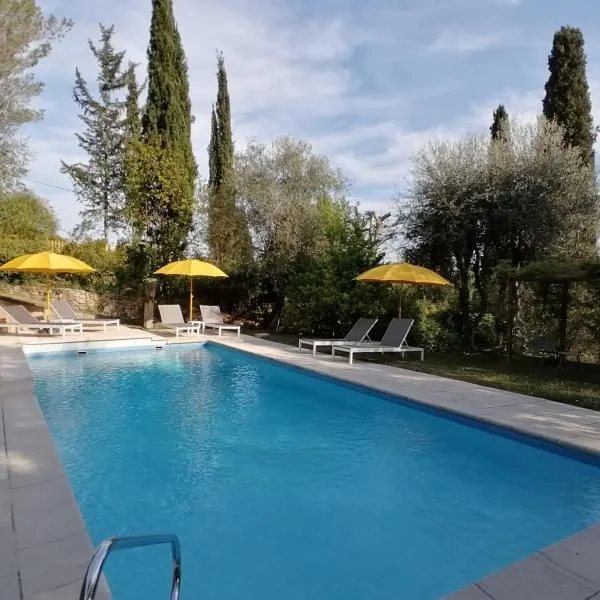 LA PERASCEDA, hotel v destinaci Spéracèdes