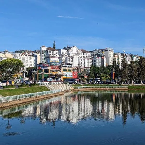 Holly Hostel, hotell sihtkohas Đà Lạt
