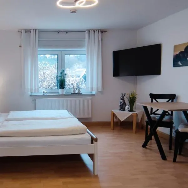 Dorfschänke DEGGENDORF Hotel & Apartmenthaus, hotel en Deggendorf