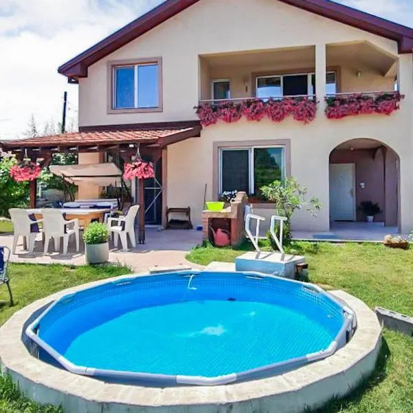 My Parents Guest House, hotel v destinaci Petrovec
