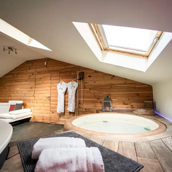 Le Lov't - Suite avec jacuzzi, hotel v destinaci Spontin