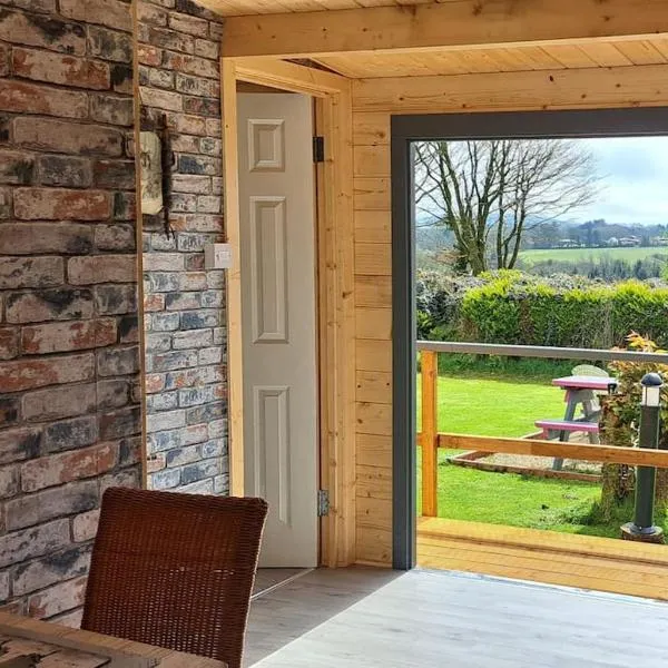 The Stunning Log House, hotel v destinaci Wexford