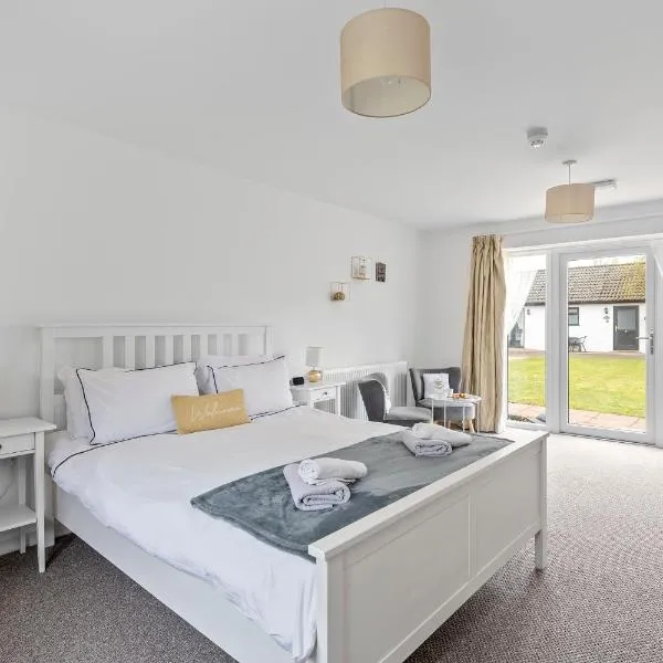 Number 5 - Lytton Tree Lodge, Reydon, Southwold, hotell i Reydon