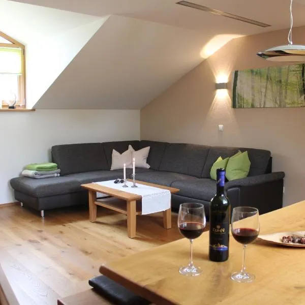 하우첸베르크에 위치한 호텔 Ferienwohnung am Dreiseithof