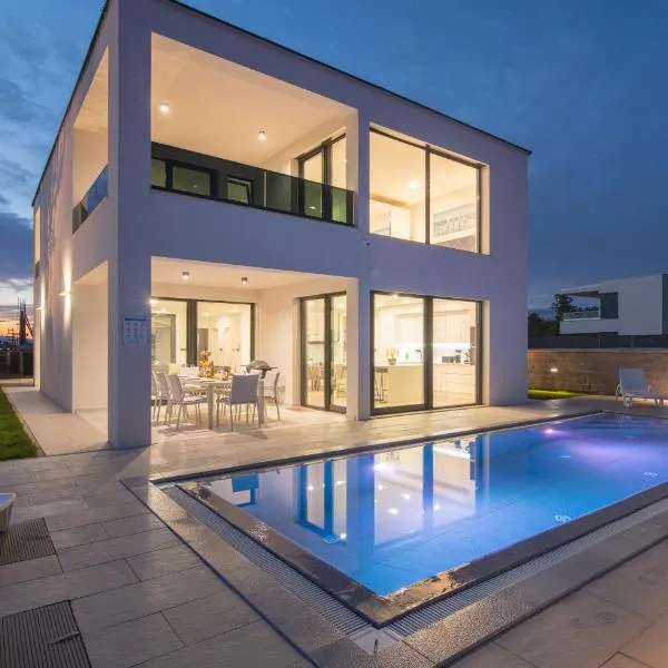 Villa Weiss Malinska Heated Pool - Osmosis System, hótel í Malinska