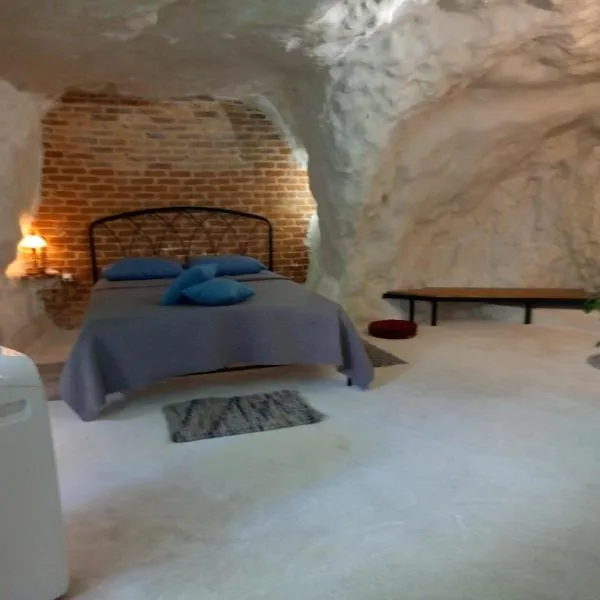 Cave house, hotel em Néa Alikarnassós