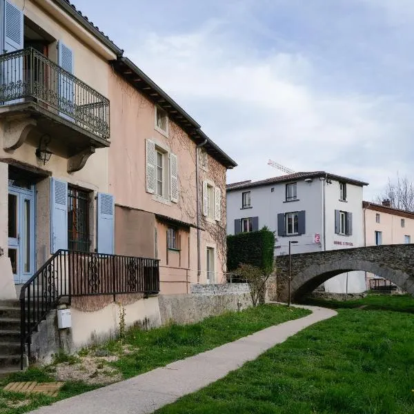 Auberge du Vieux Pont, hotell i Brignais