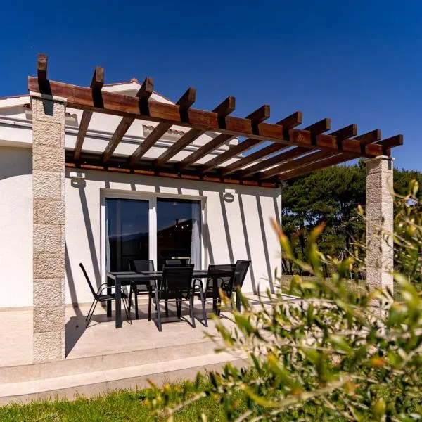 Villa Calma, hotel v Rabu