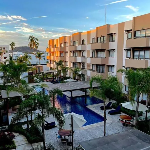 Brand new condo near the beach, hotell i Mazatlán