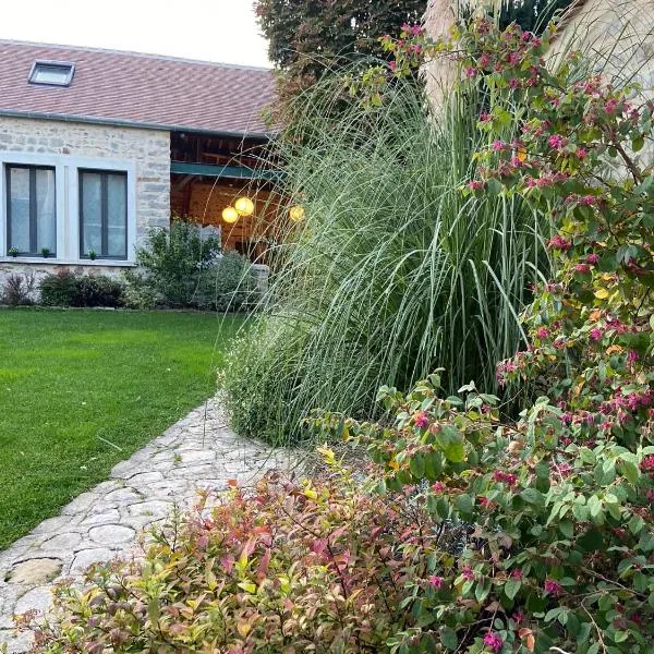 La Planque - Chambres avec Jacuzzi, hotel in Courances