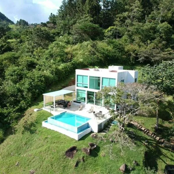 Casa Moderna con Piscina Climatizada Altos del María, hotel v destinaci Sorá