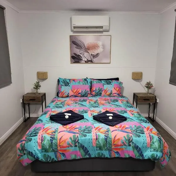 AAOK Lakes Resort and Caravan Park、Berry Springsのホテル