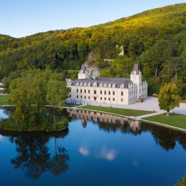 Hotel Schloss Hernstein, hotel in Pottenstein