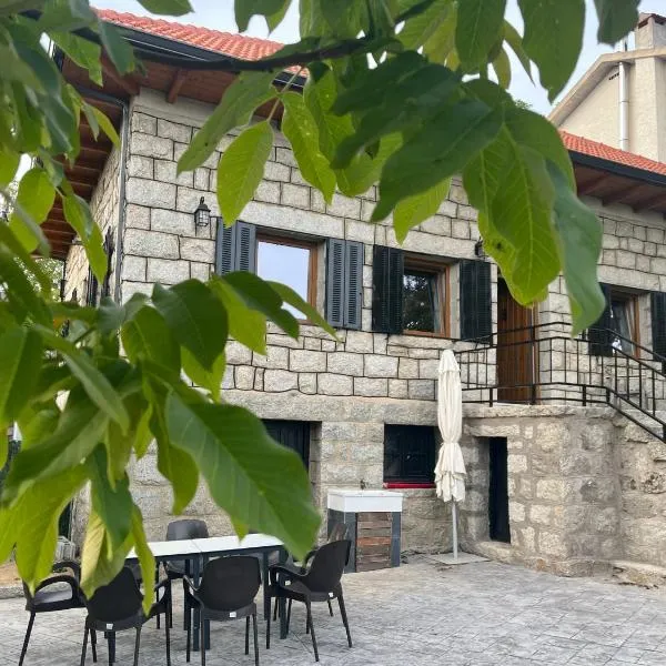 Refugio del nogal - Cercedilla, hotel en Cercedilla