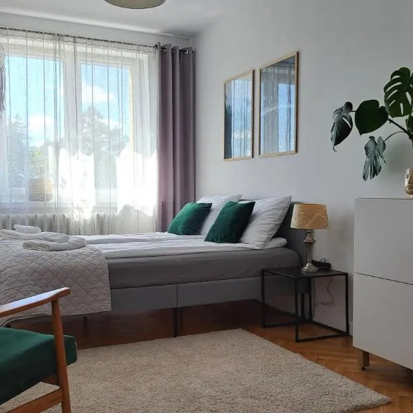 Apartament Między Jeziorami, hotel v destinaci Augustov