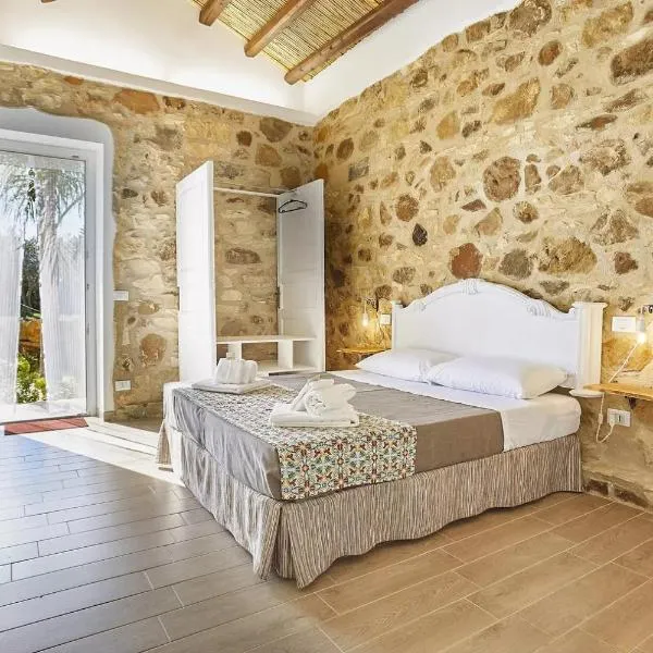 Casale Sammartano Apartments, hotel v destinaci Ummari