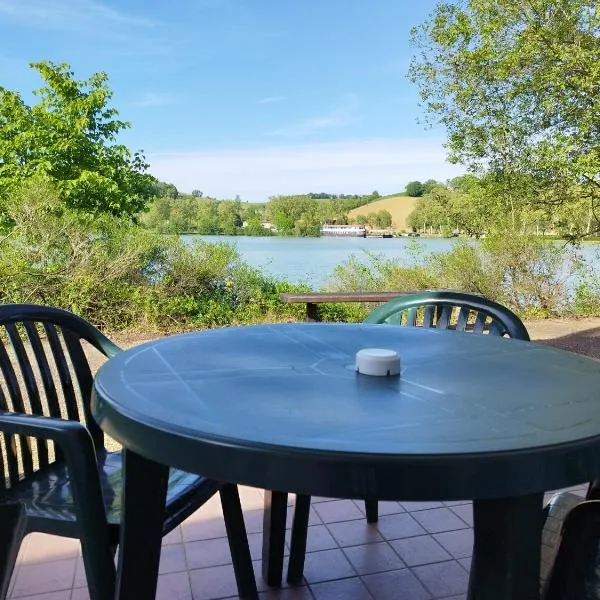 Le petit jazz du lac, hotel in Gazax-et-Baccarisse