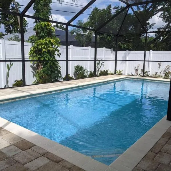 Viesnīca Florinda 3bdr/2bth 2car garage with New Pool pilsētā Sarasota