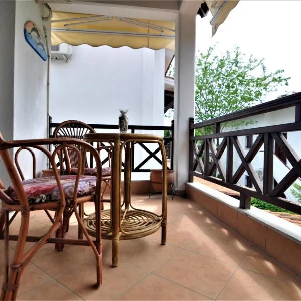 Zennova #23 Nikiti Family Green Nest, hotel in Nikiti