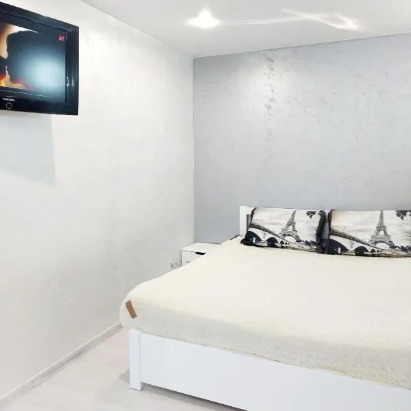 Lux apartment Sadovaya street, ξενοδοχείο σε Nikolayev