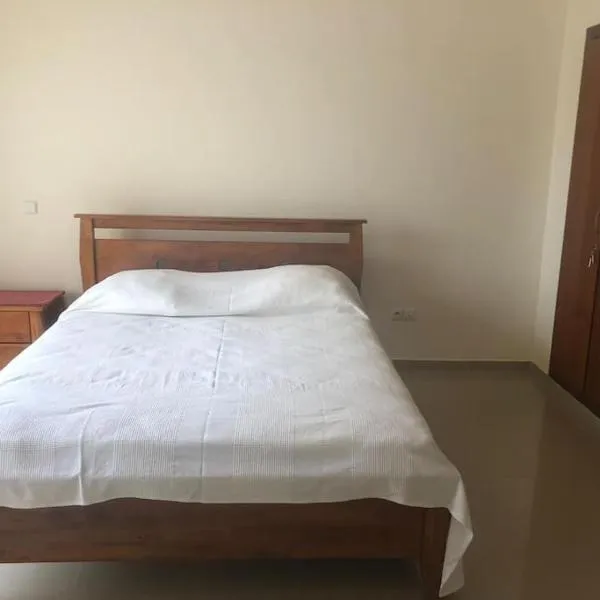 Appartement Neuf en Face de la Plage - FNIDEQ, ξενοδοχείο σε Fnidek