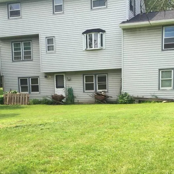 Family-Friendly Home CLOSE to SYR Univ DWNTWN & THE DOME! Location Location Location, hotel in Syracuse