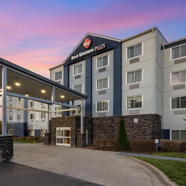 Best Western Plus Nashville Airport Hotel - BNA, hotel di Nashville