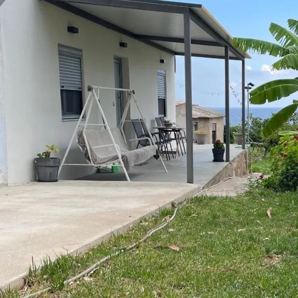 Ambelakia Bungalow, hotel in Monemvasia
