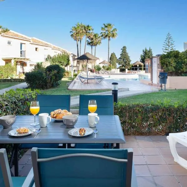 Garden & Sea Apartments Mijas Costa & Fuengirola, hotel u gradu Mihas Kosta