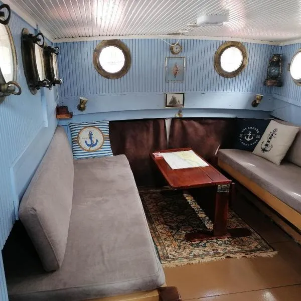 Historical boat Tu vėjo paklausk، فندق في كلايبيدا