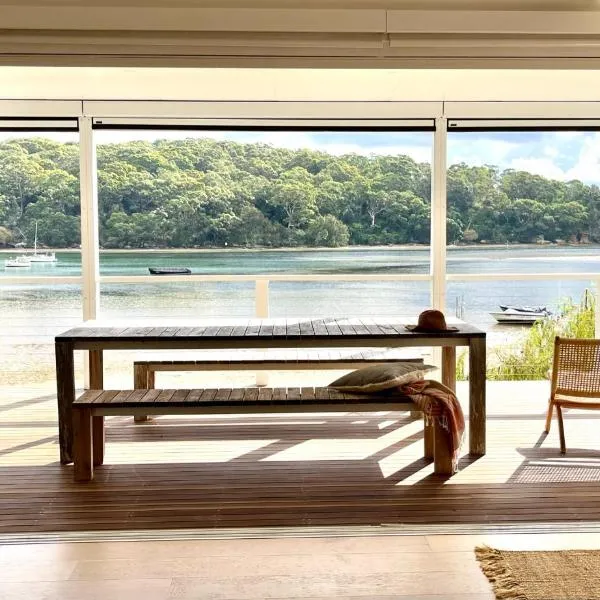 The Sandbar House, Royal National Park, waterfront beach house, hotel in Maianbar
