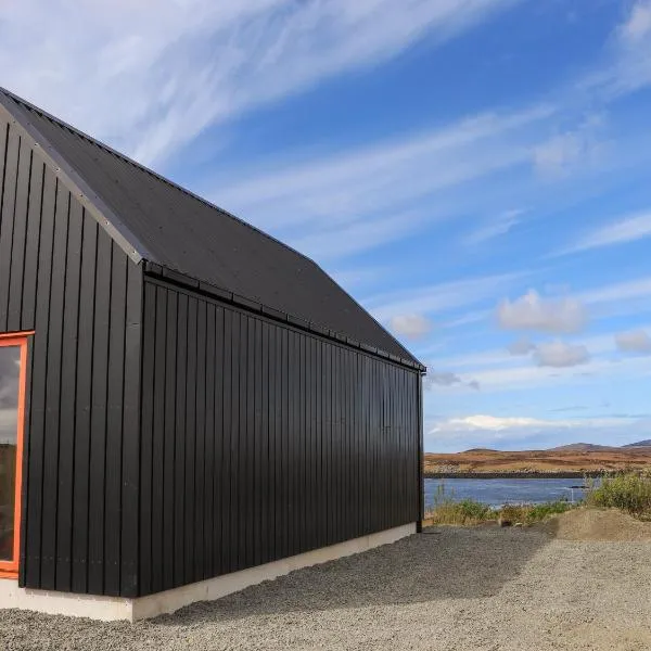 North Light Studio、Carinishのホテル