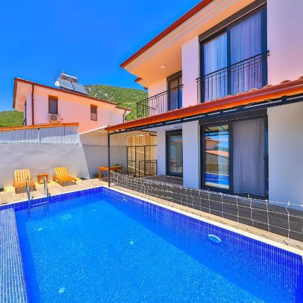 Luxury Villa Meri with Pool and Jakuzi in Kaş, hotel a Kaş
