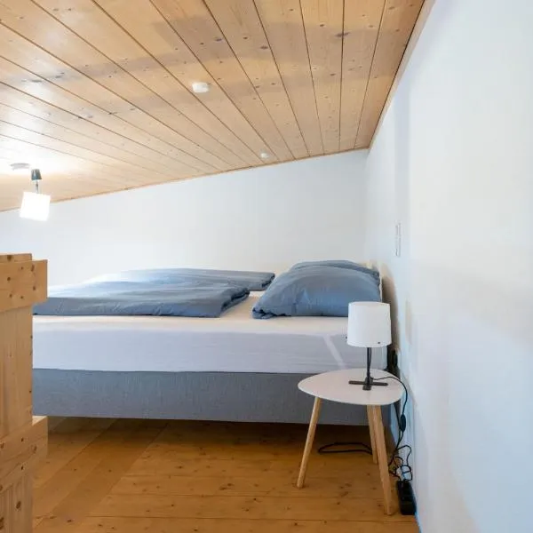 feworld living - near Salzburg city, hotel v destinaci Freilassing