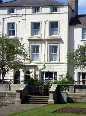 Admiral Guest House, hotel u gradu Skarboro