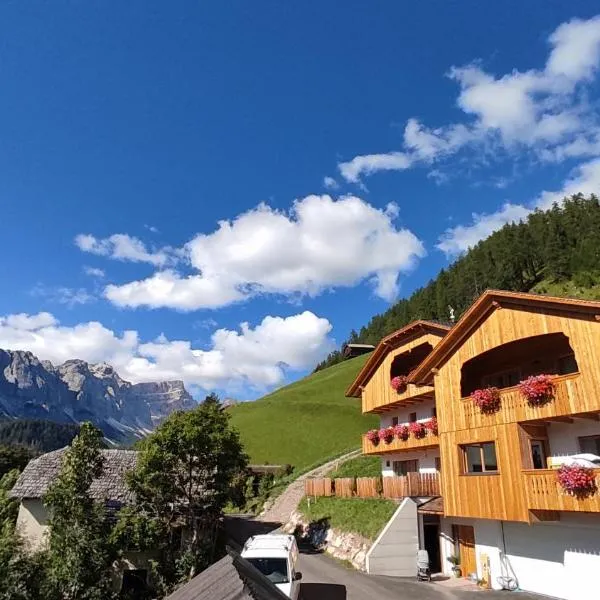 Lüch de Corona, hotel em Frena