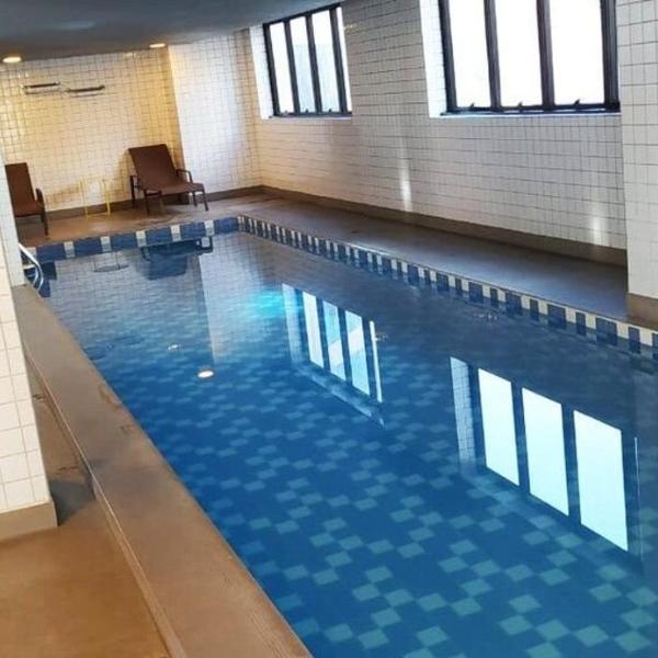 Flat em Moema na avenida Ibirapuera com cozinha, estacionamento, piscina e serviços - Foto 4