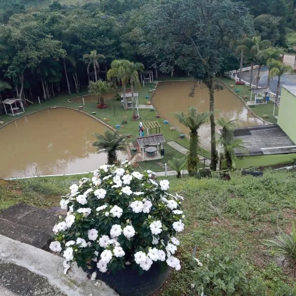 Pesqueiro Restaurante e Pousada Pingo de Ouro, viešbutis mieste Piedadė