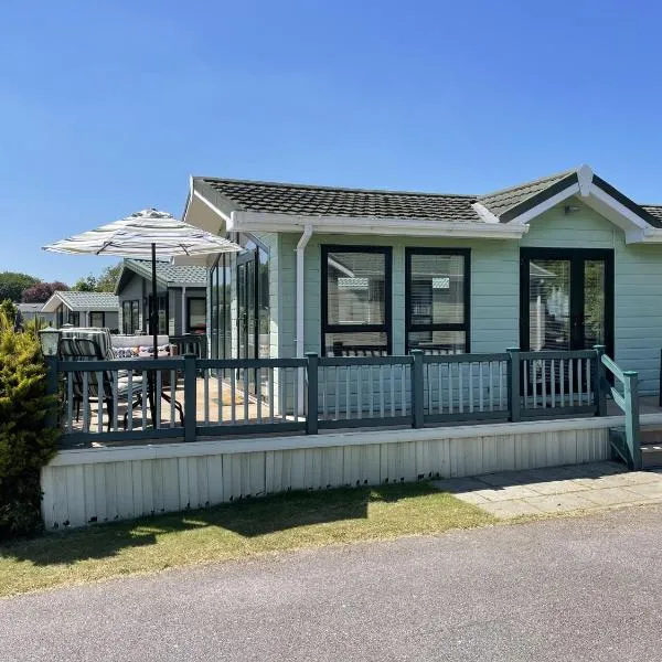 Beautiful 6 Berth Lodge At Cherry Tree Holiday Park Ref 70002Tg, hotel v destinaci Great Yarmouth